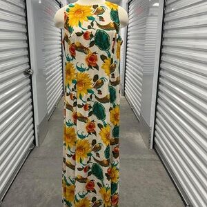 90’s casual corner sunflower dress size 12 
42” chest 52” long